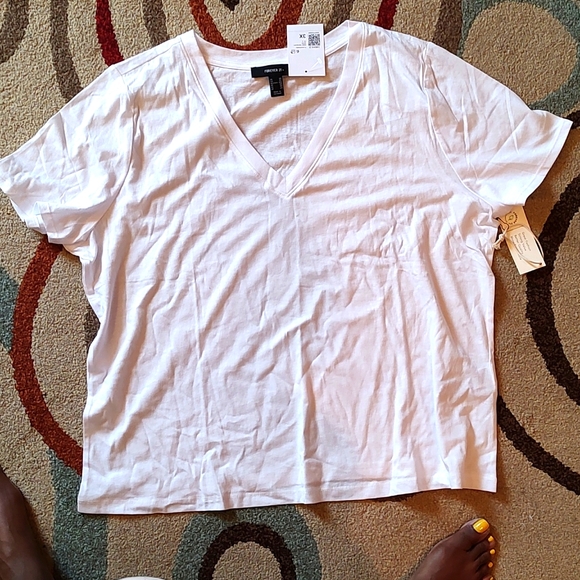 New Forever 21 v-neck short sleeve white cotton T-shirt, 3X (Fits more like 1X) - Picture 2 of 3
